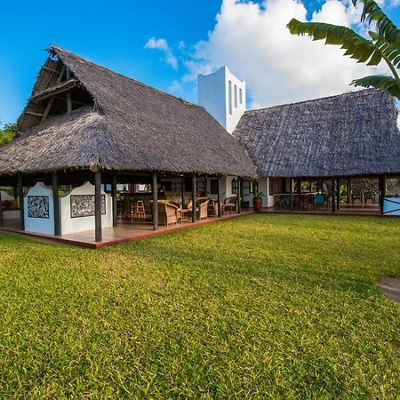 Amani Beach Resort Kutani Bagian luar foto