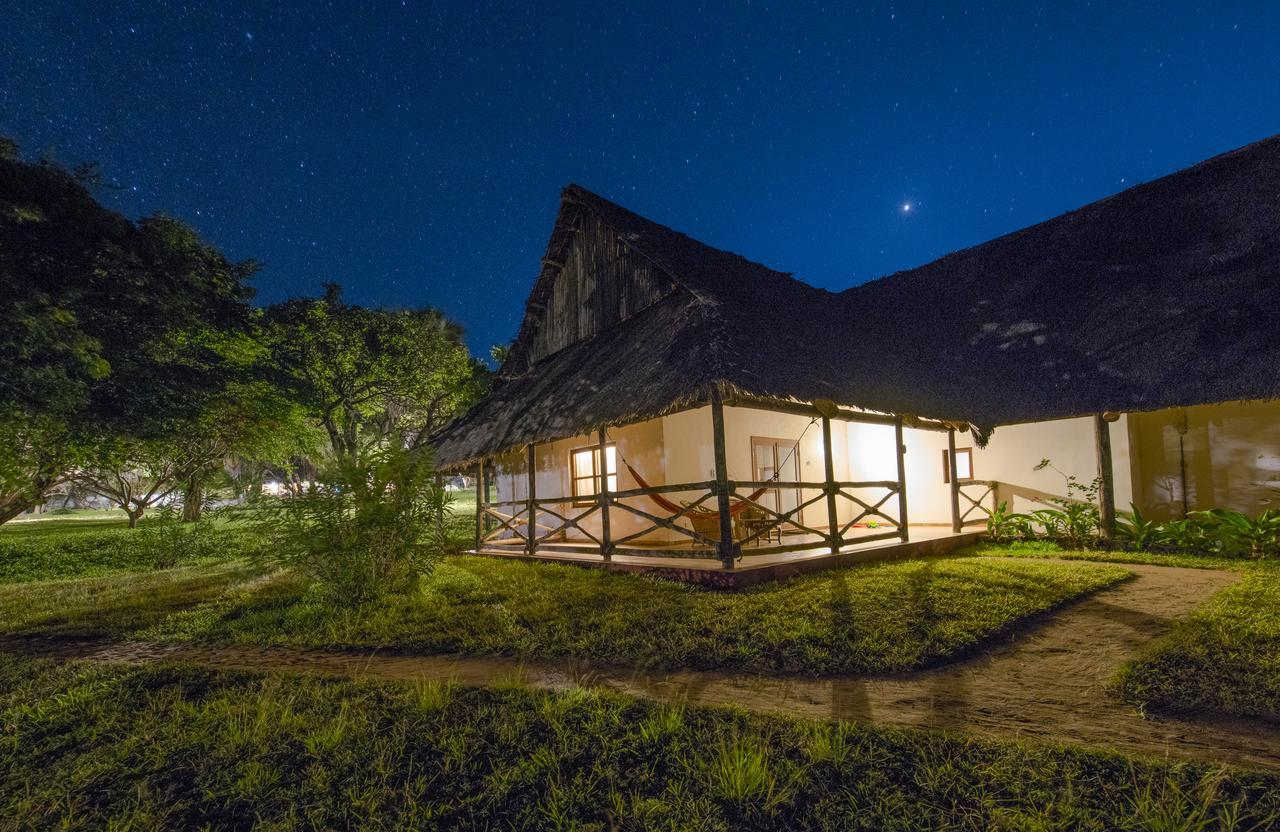 Amani Beach Resort Kutani Bagian luar foto
